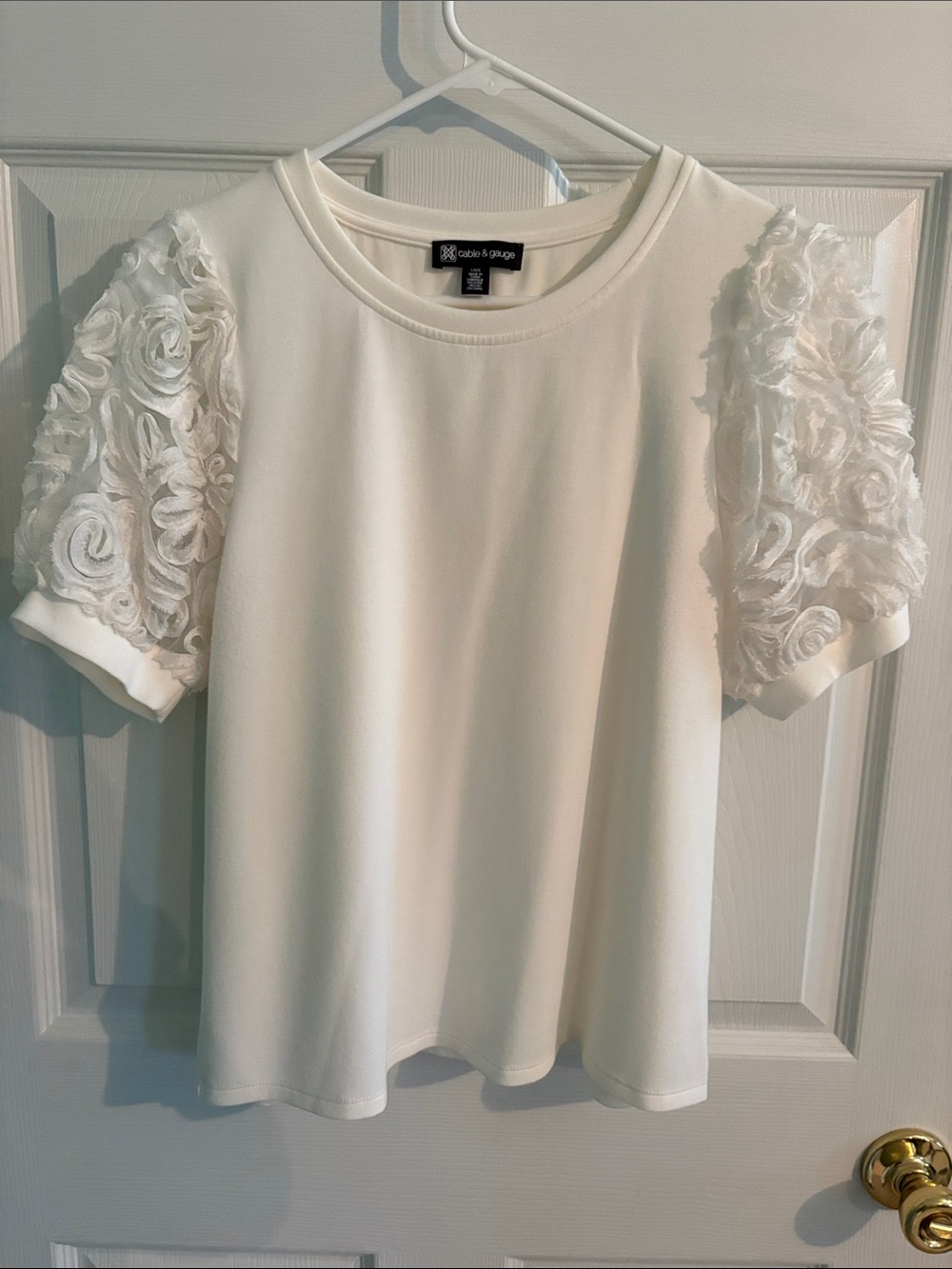 Cable & Gauge Ivory Puff Sleeve Floral Top